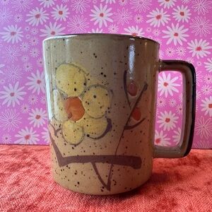 Vintage 70s Fred Robert’s Style Speckled Mug. 🌼